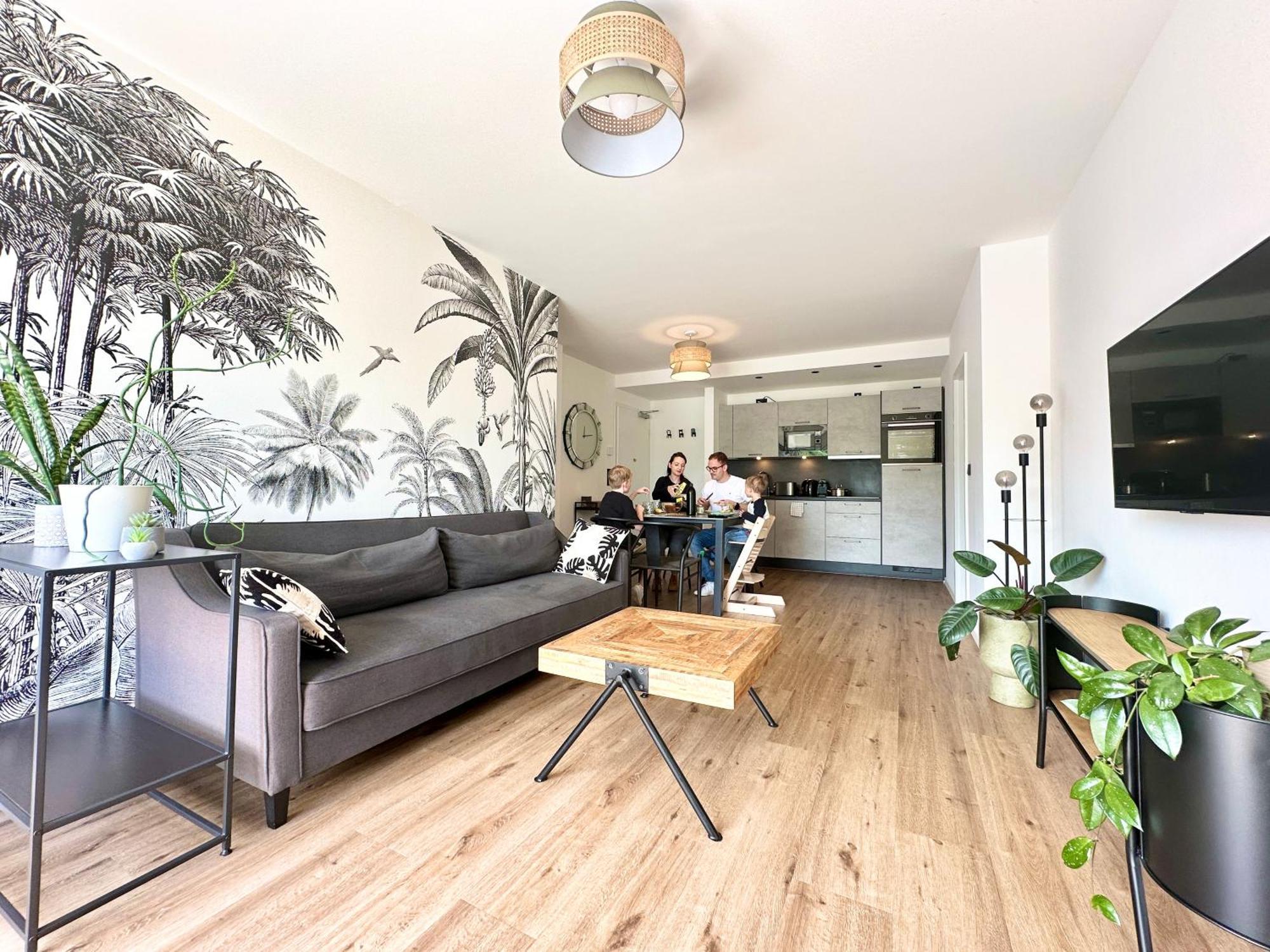 Tropical Apartment - Fuer Freunde & Familien, Stadtnah, Parkplatz, E-Ladestation, Gitterbox Fuer Fahrraeder, Fitnessstudio, Digitale Gaestemappe Mit Restaurant- Und Unternehmenstipps Coblenza Exterior foto